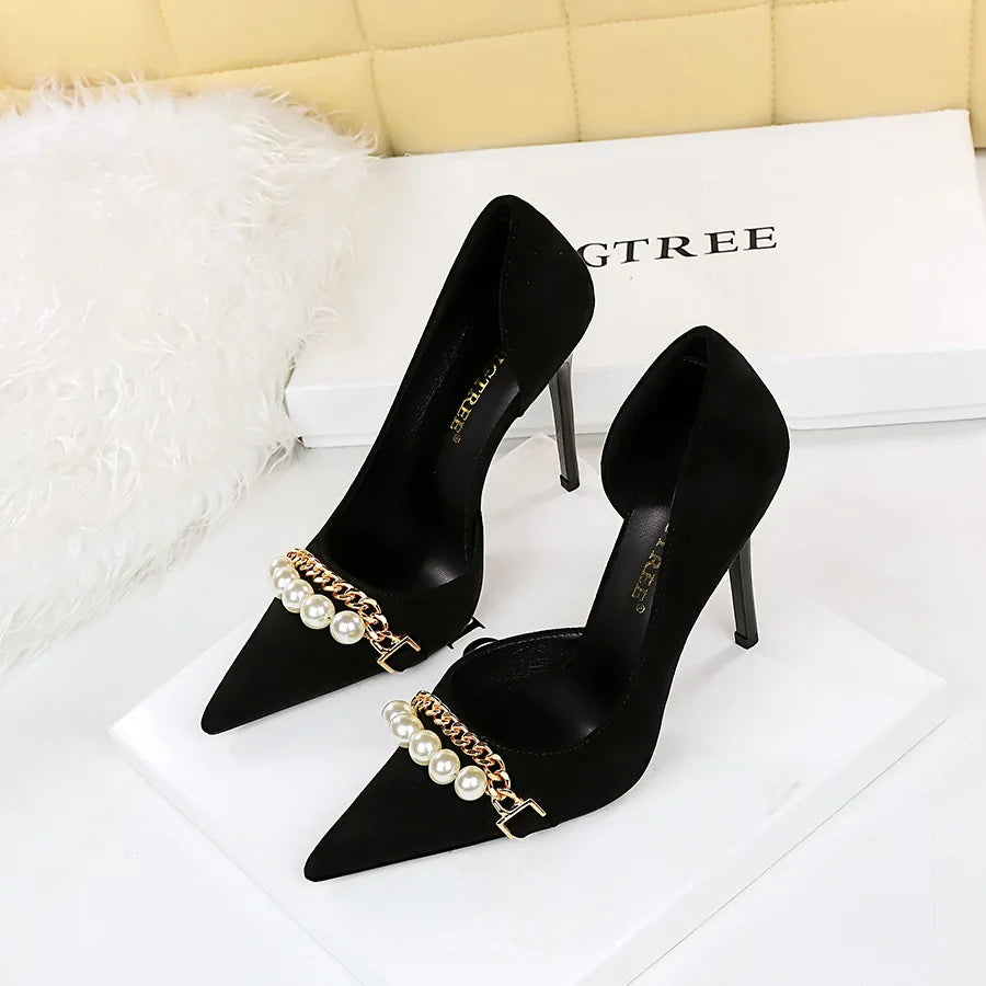 New Fashion Pearl Chain Office Women Pumps Black Flock Side Hollow High Heels Stiletto Pointed Toe Female Party Shoes Dress