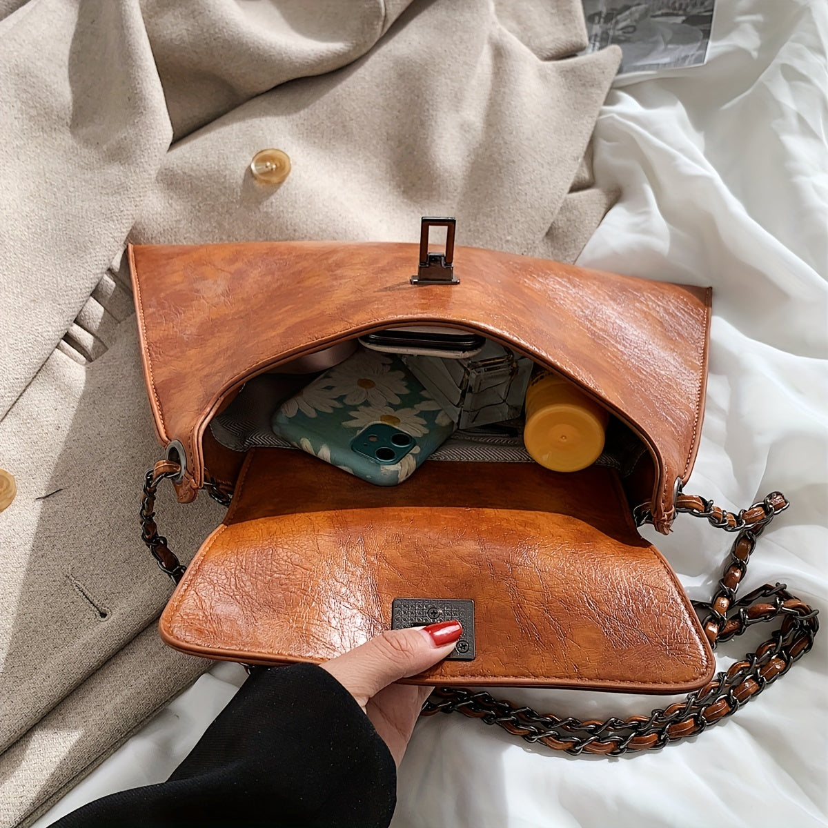 Vintage Glam Metal  Baguette Bag - Chic Underarm Purse with Premium Faux Leather Texture and  Strap - Versatile Fashion Accessory